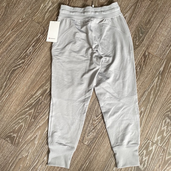 Lululemon Metro Miles Jogger size 8 - Picture 5 of 5